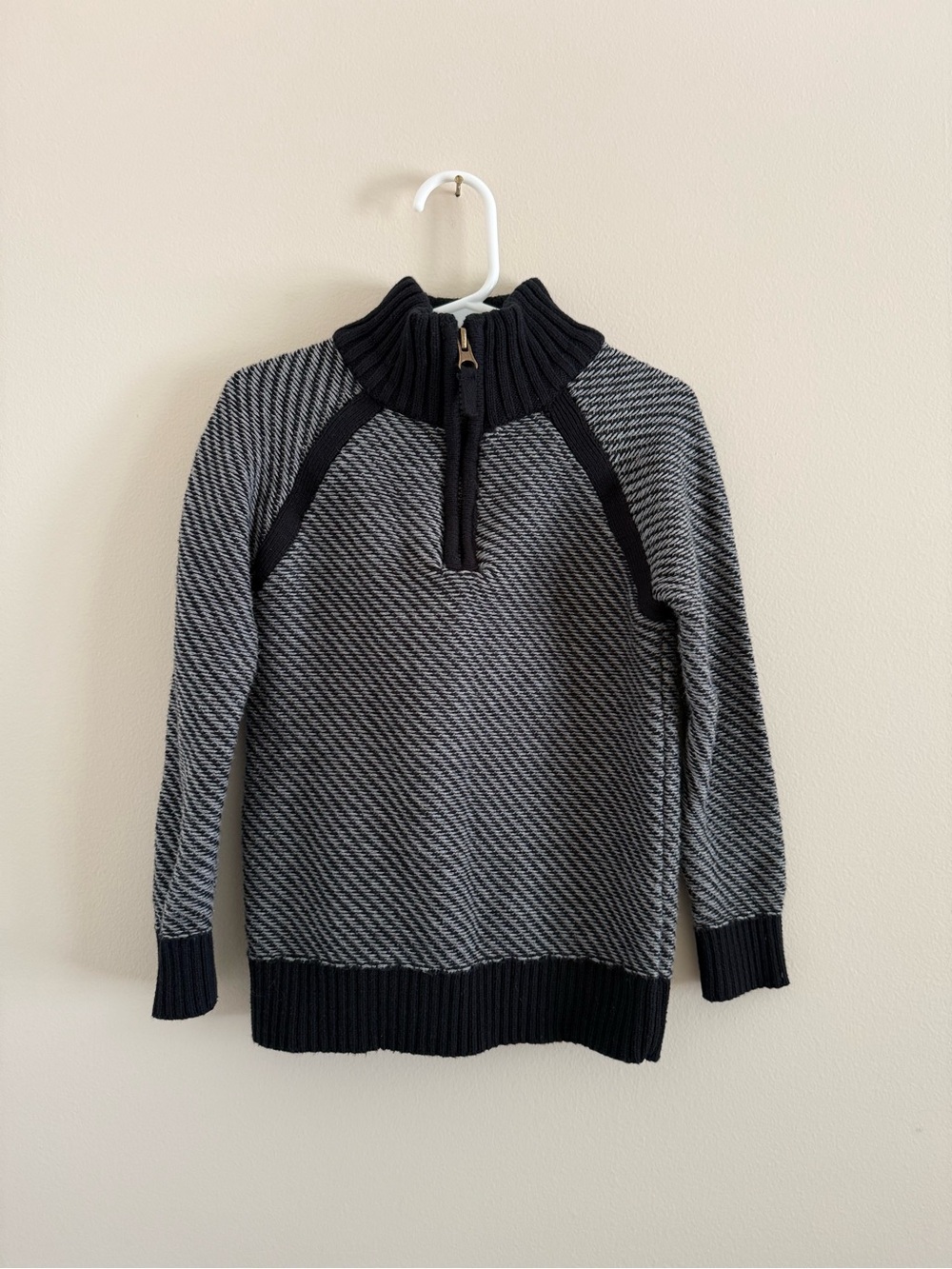 Hope & Henry Boy / 100% Organic Cotton Half Zip Ski Black &Gray Sweater / XS 5/6